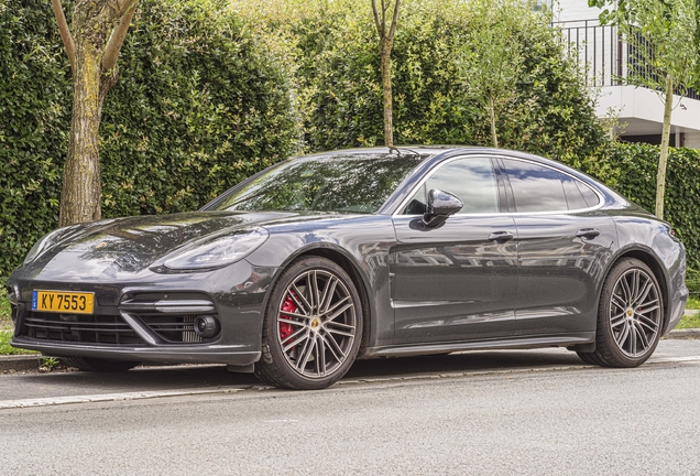 Porsche 971 Panamera Turbo