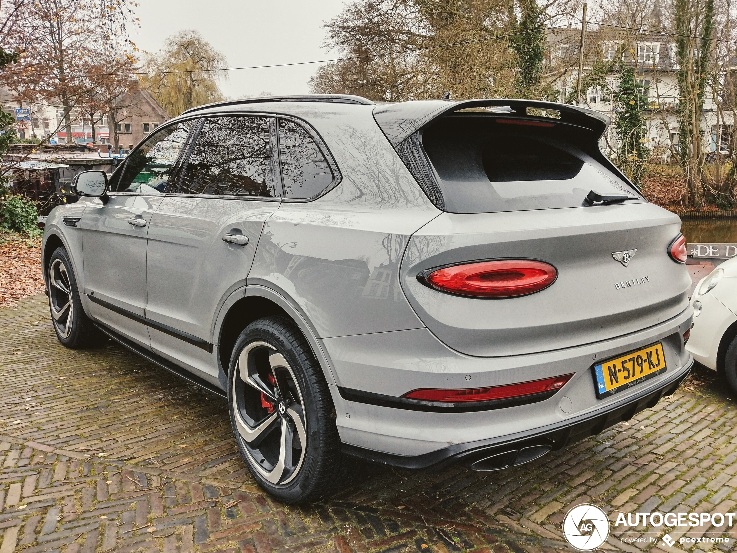 Dit is de eerste Bentley Bentayga S op Nederlands kenteken