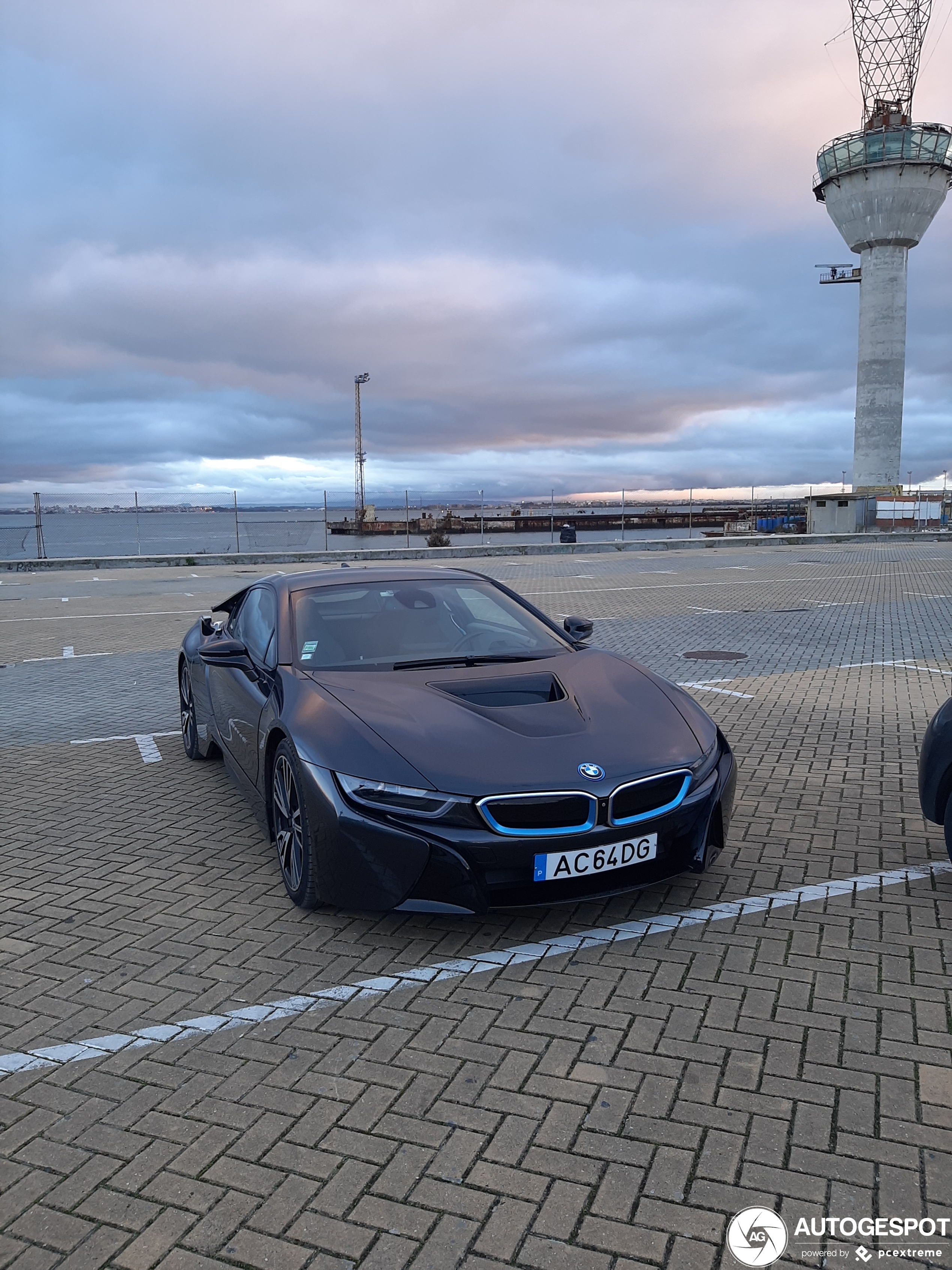 BMW i8