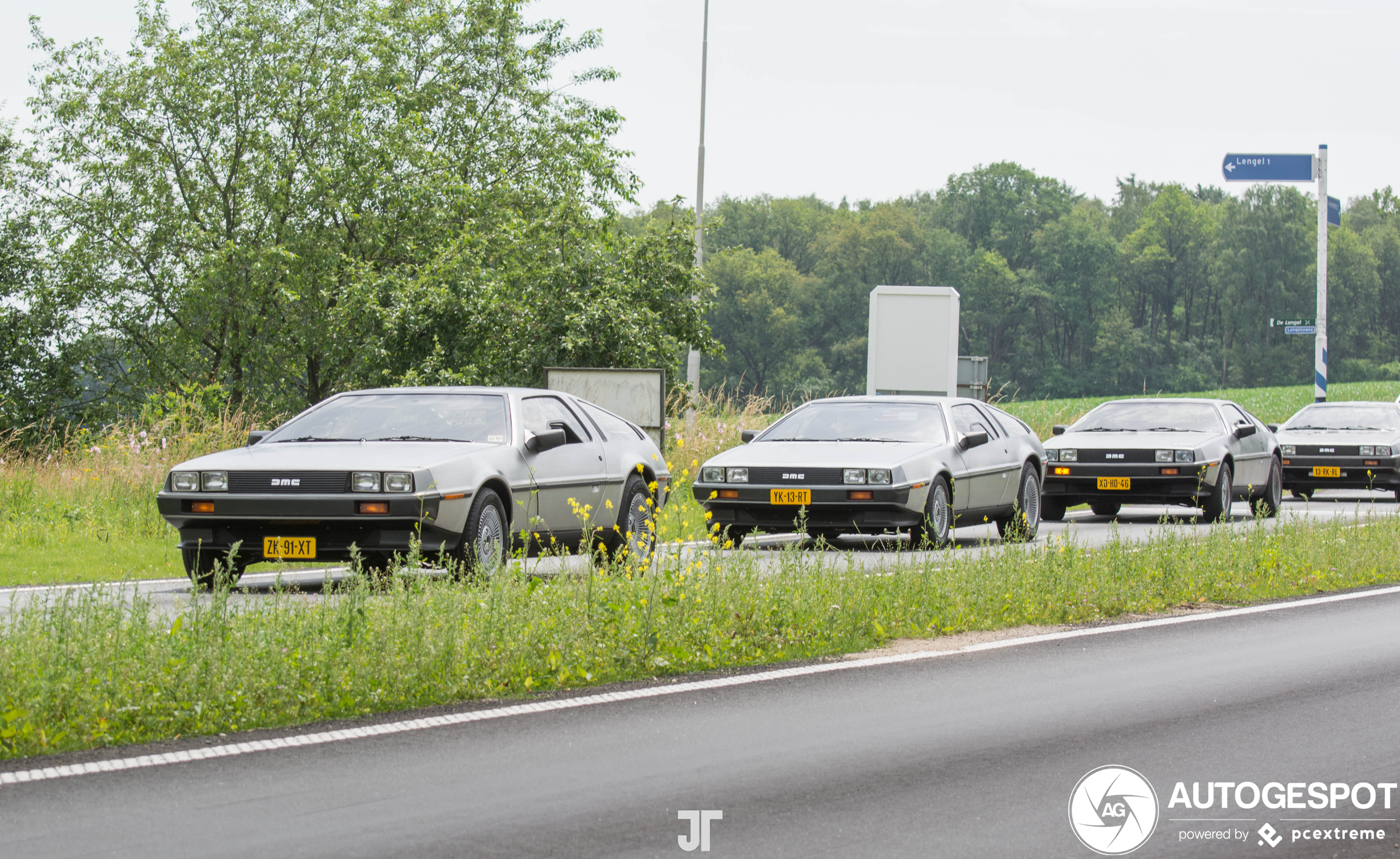 DeLorean DMC-12