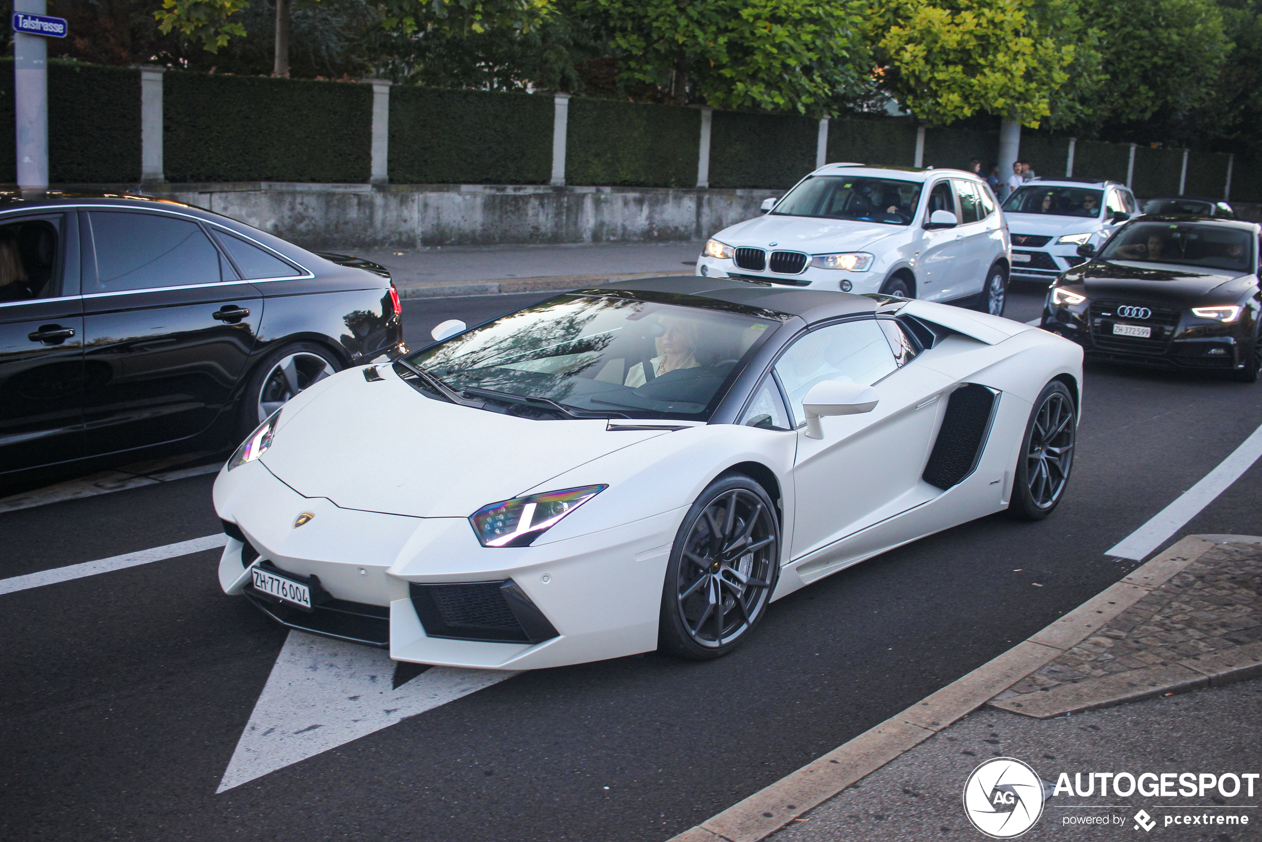 Lamborghini Aventador LP700-4 Roadster