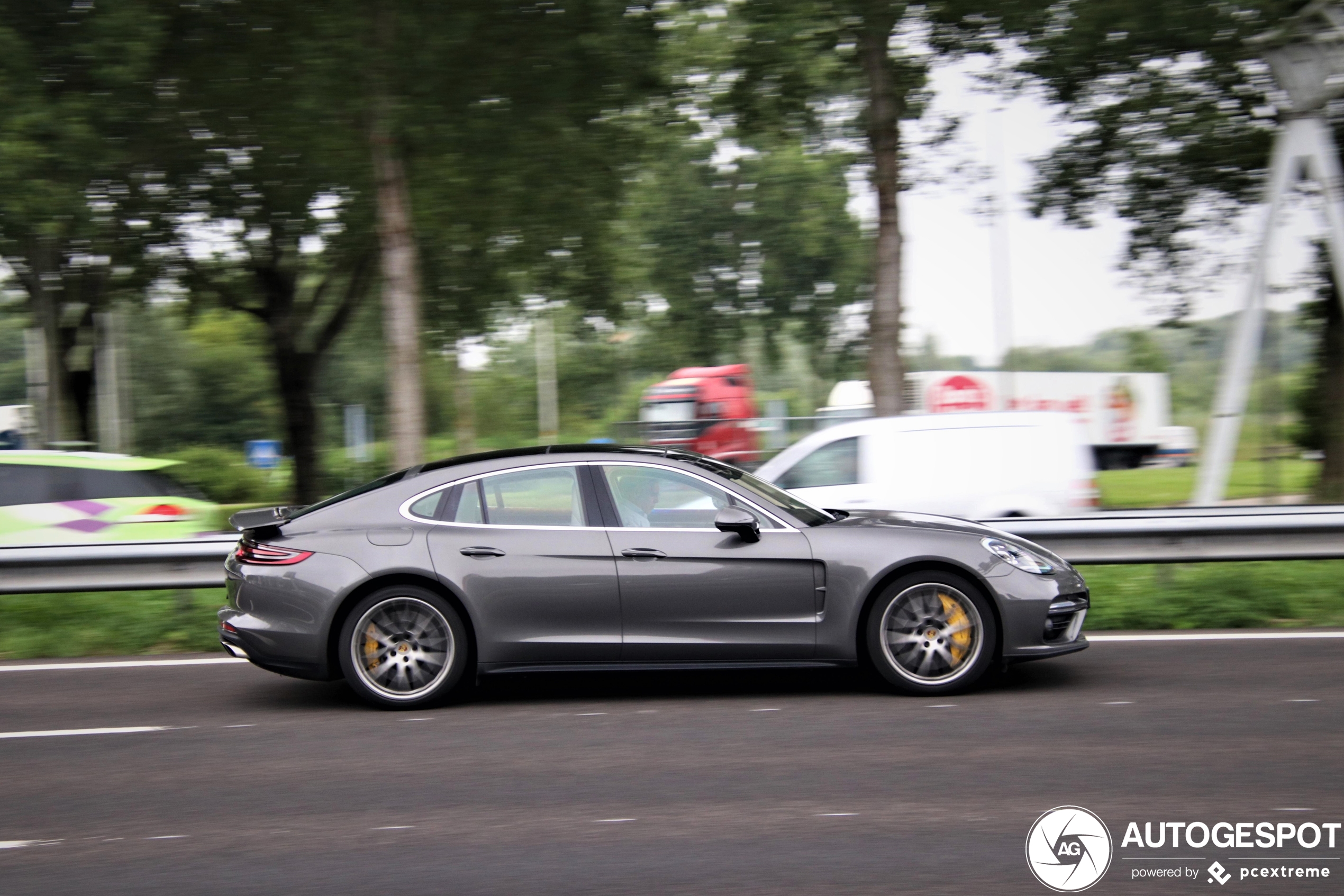 Porsche 971 Panamera Turbo S E-Hybrid