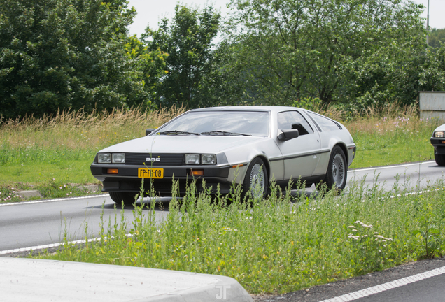 DeLorean DMC-12