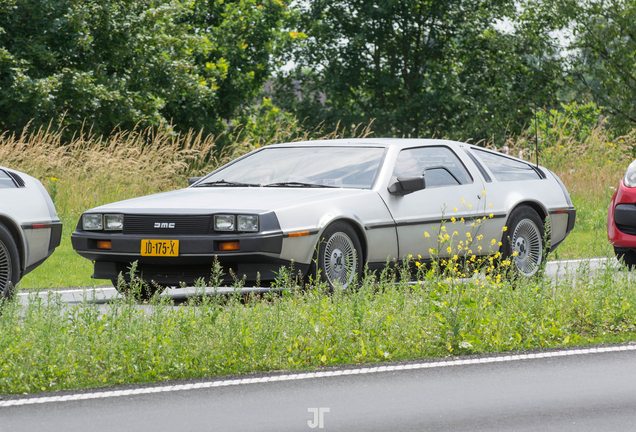 DeLorean DMC-12