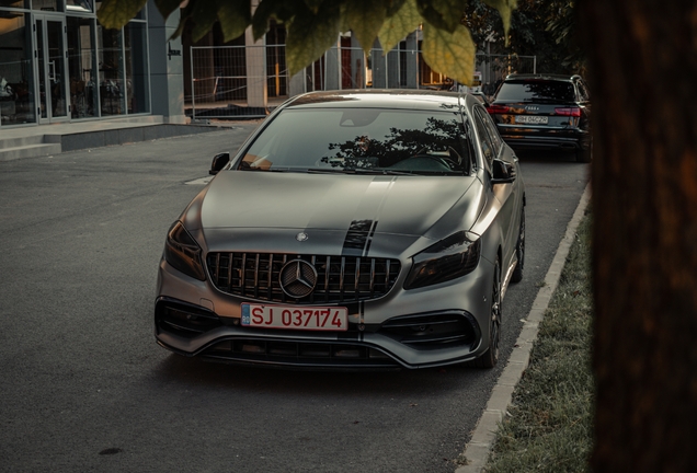 Mercedes-AMG A 45 W176 2015