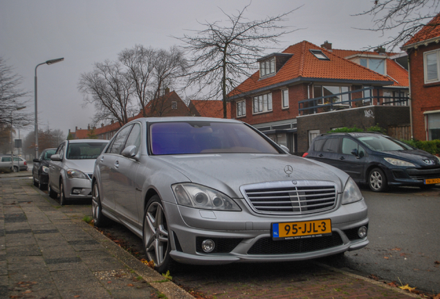 Mercedes-Benz S 65 AMG V221