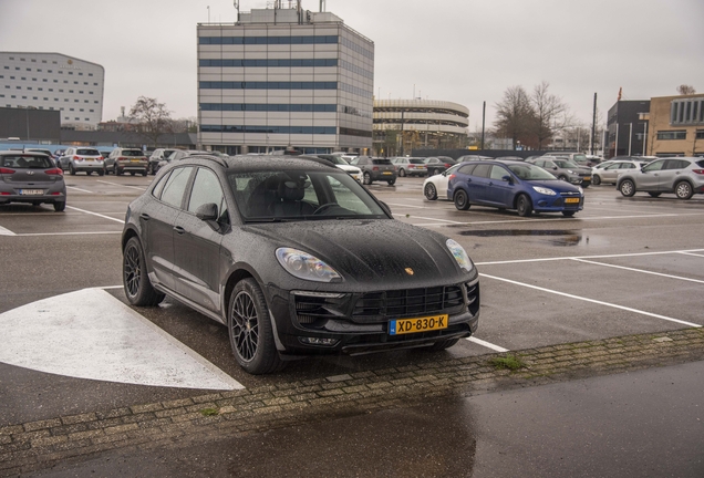 Porsche 95B Macan GTS