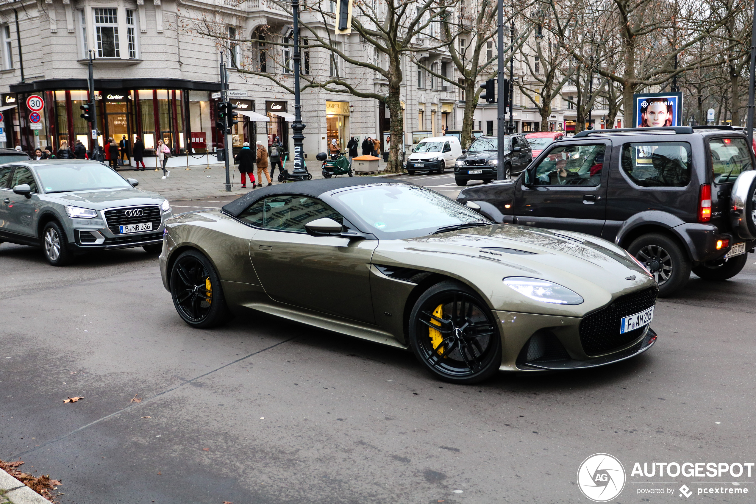 Aston Martin DBS Superleggera Volante