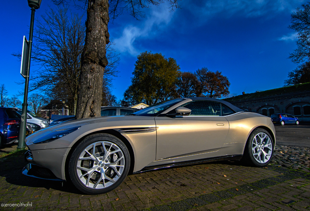 Aston Martin DB11 V8 Volante