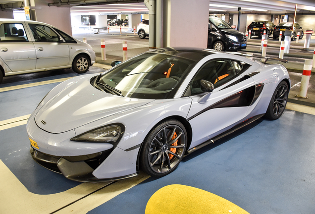 McLaren 570S