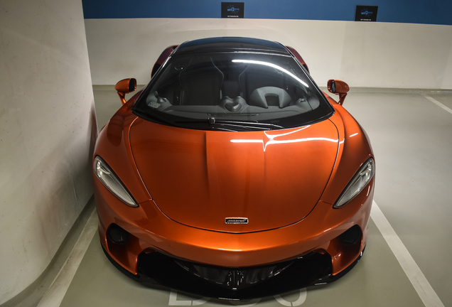McLaren GT