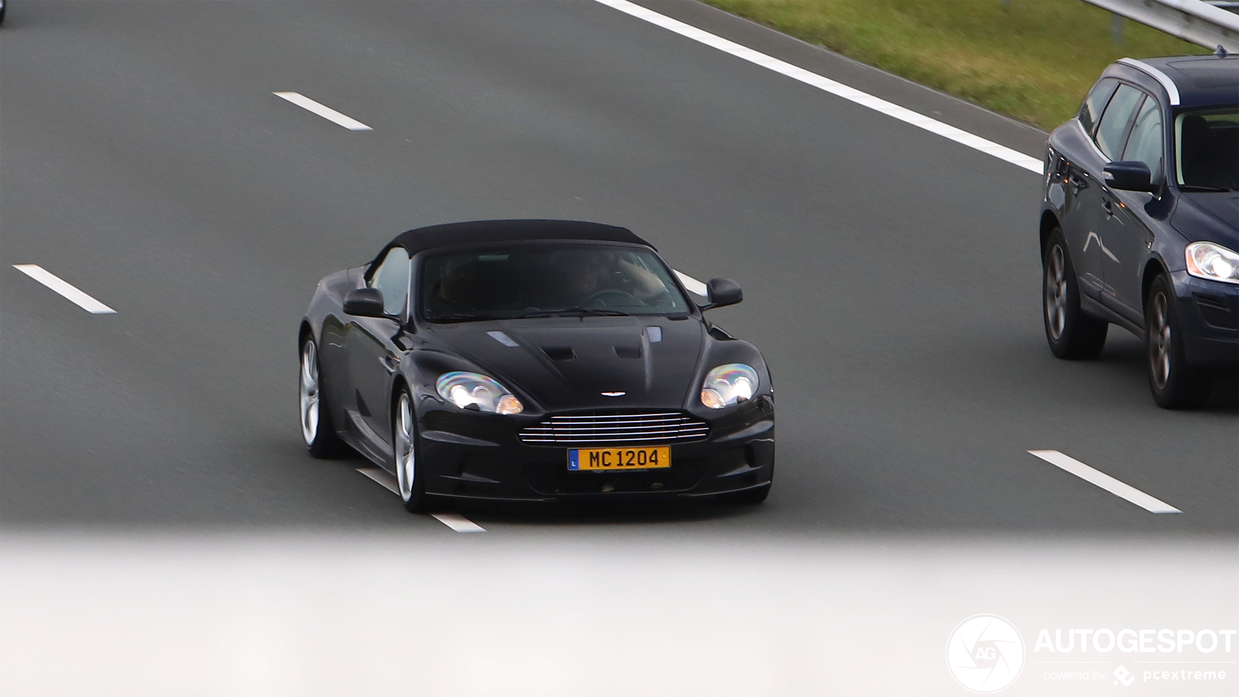 Aston Martin DBS Volante