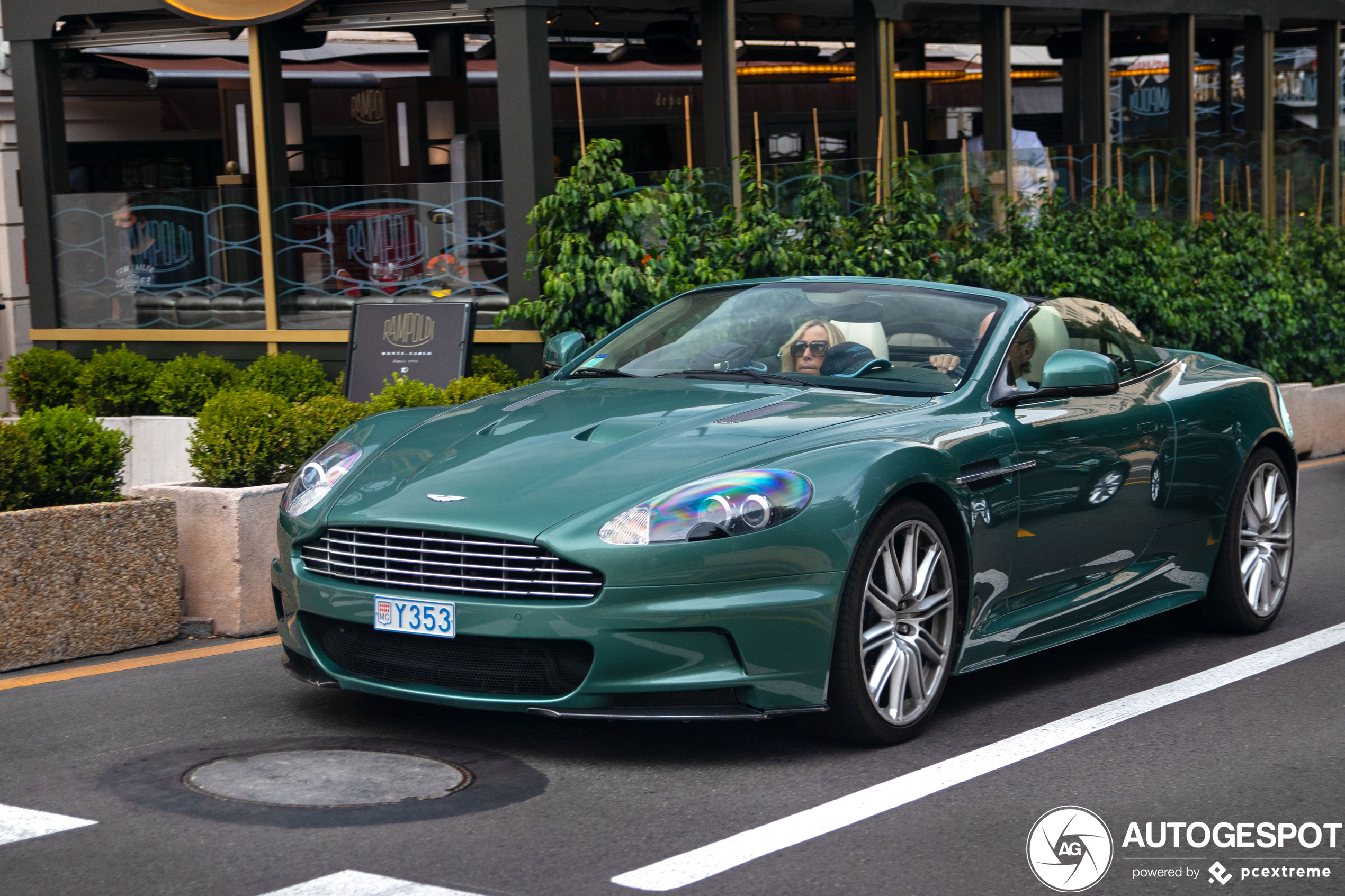 Aston Martin DBS Volante