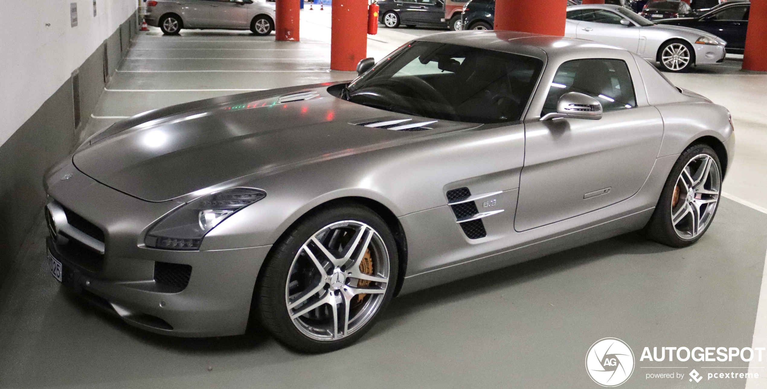 Mercedes-Benz SLS AMG