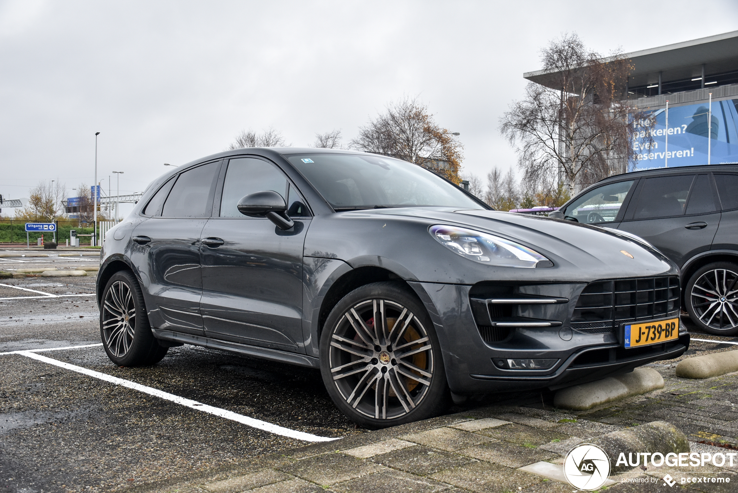 Porsche 95B Macan Turbo