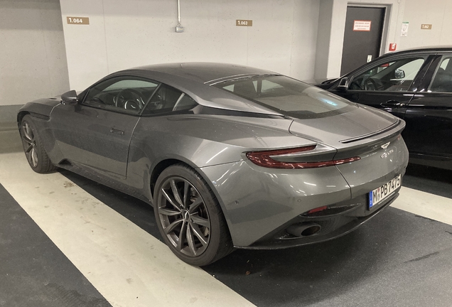 Aston Martin DB11 V8