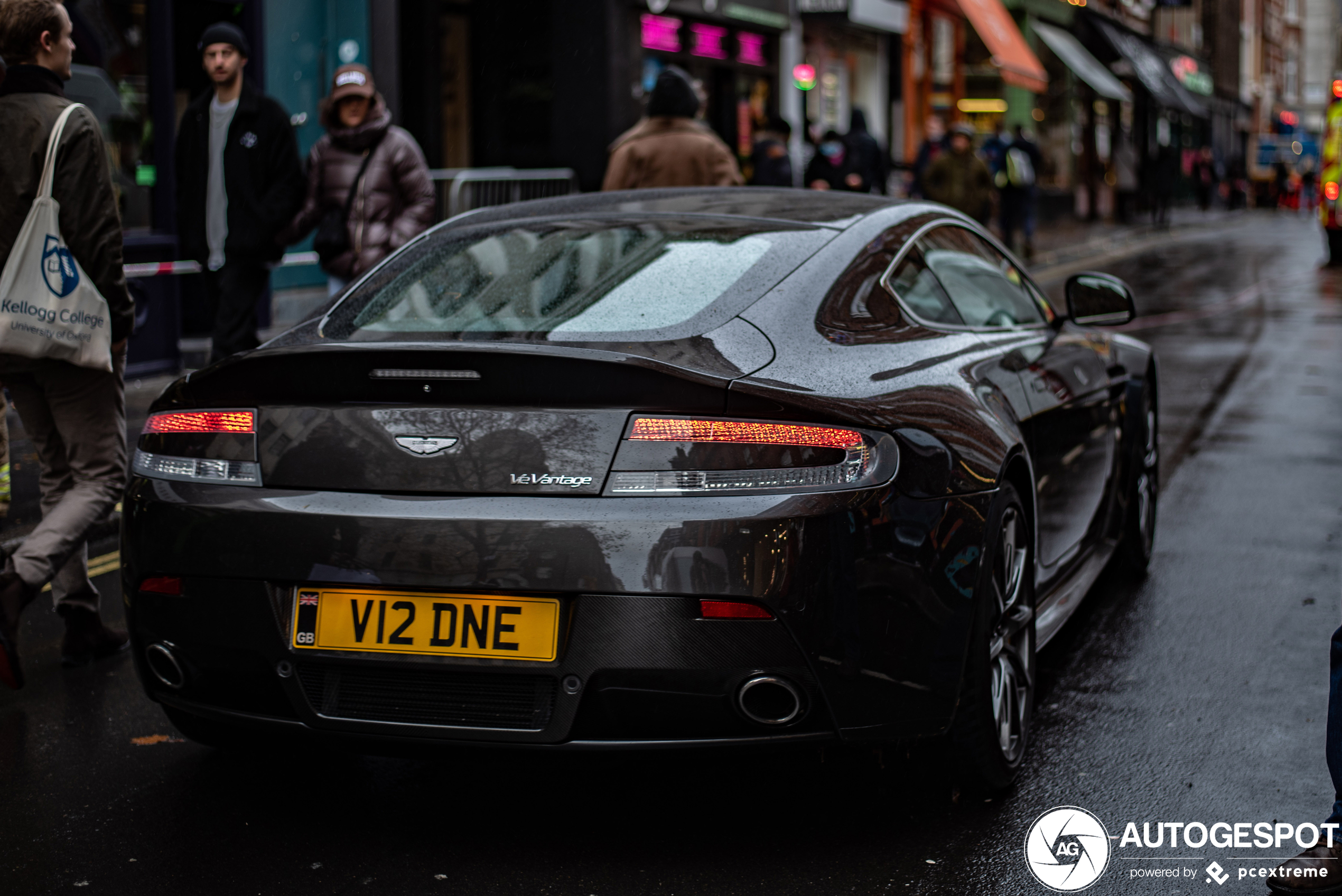 Aston Martin V12 Vantage