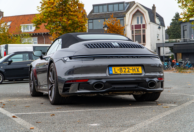 Porsche 992 Carrera 4S Cabriolet