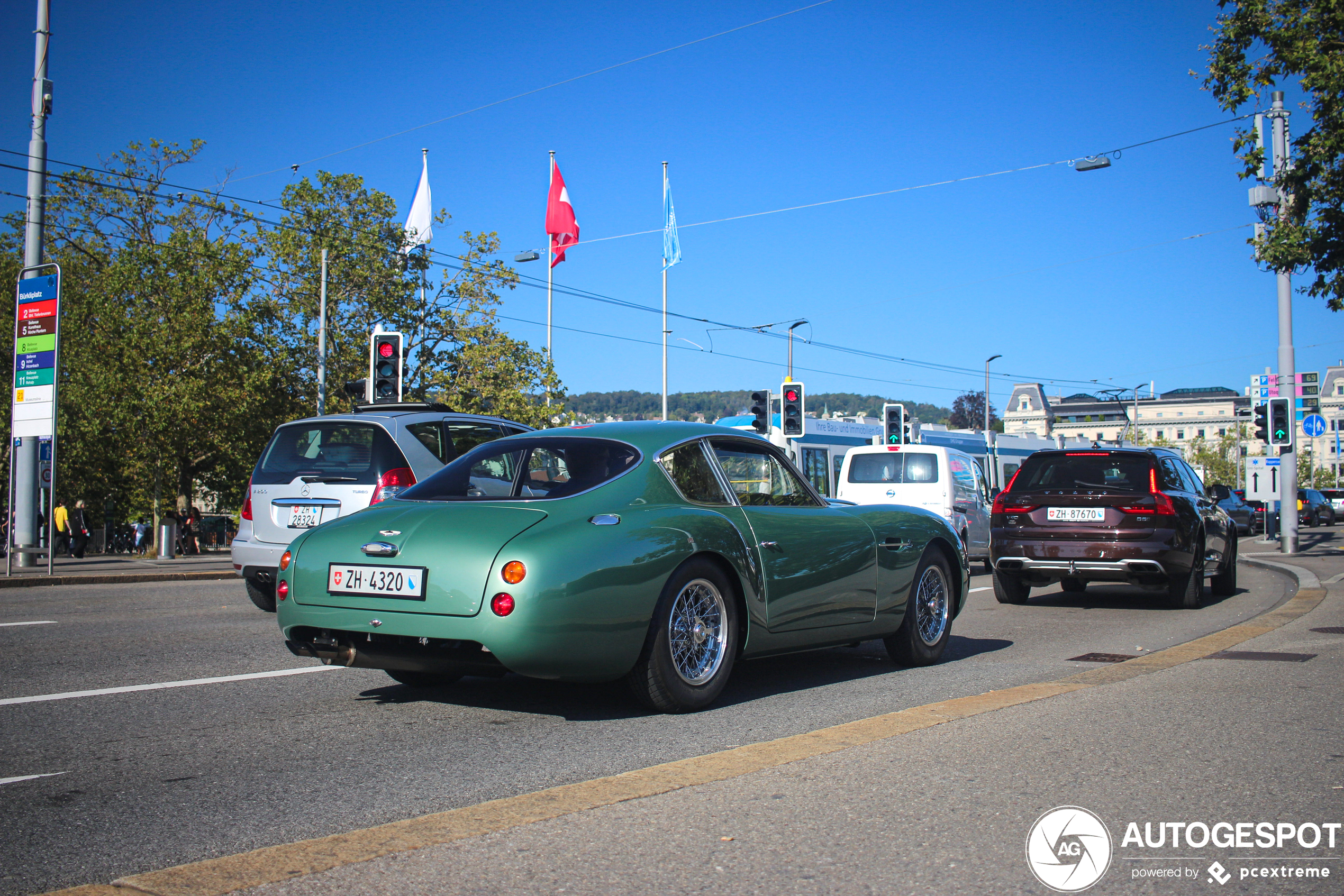 Aston Martin DB4 GT Zagato is peperduur maar prachtig