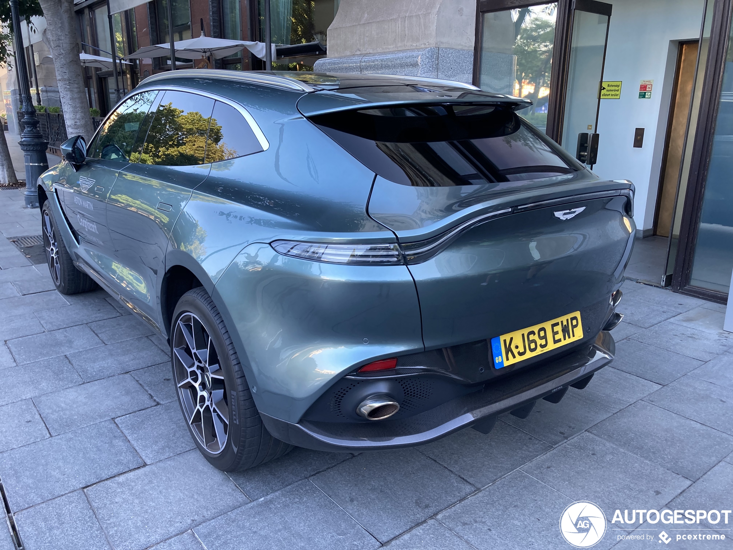 Aston Martin DBX