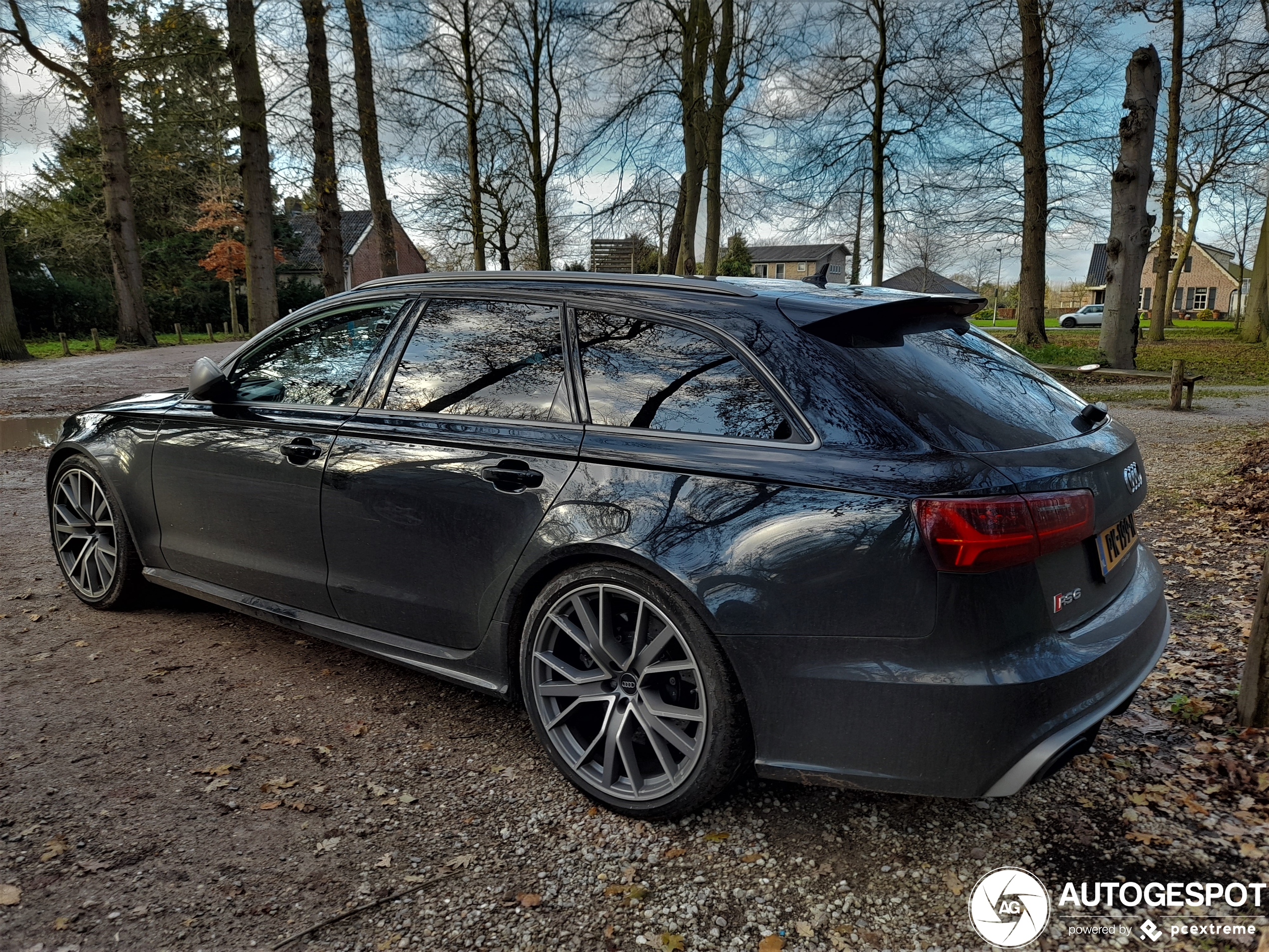 Audi RS6 Avant C7 2015