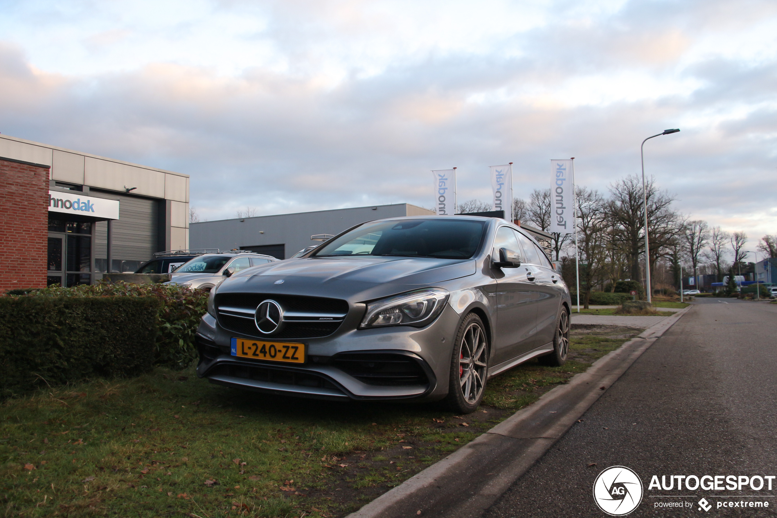 Mercedes-AMG CLA 45 Shooting Brake X117 2017