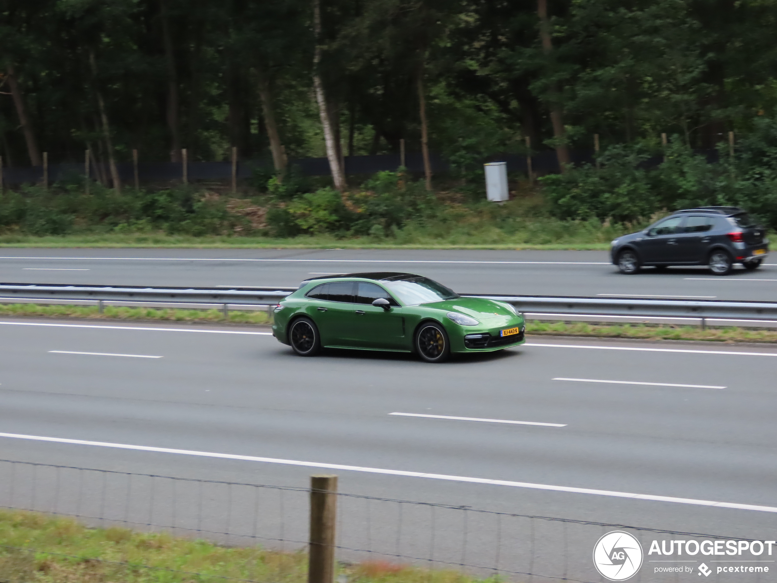 Porsche 971 Panamera GTS Sport Turismo