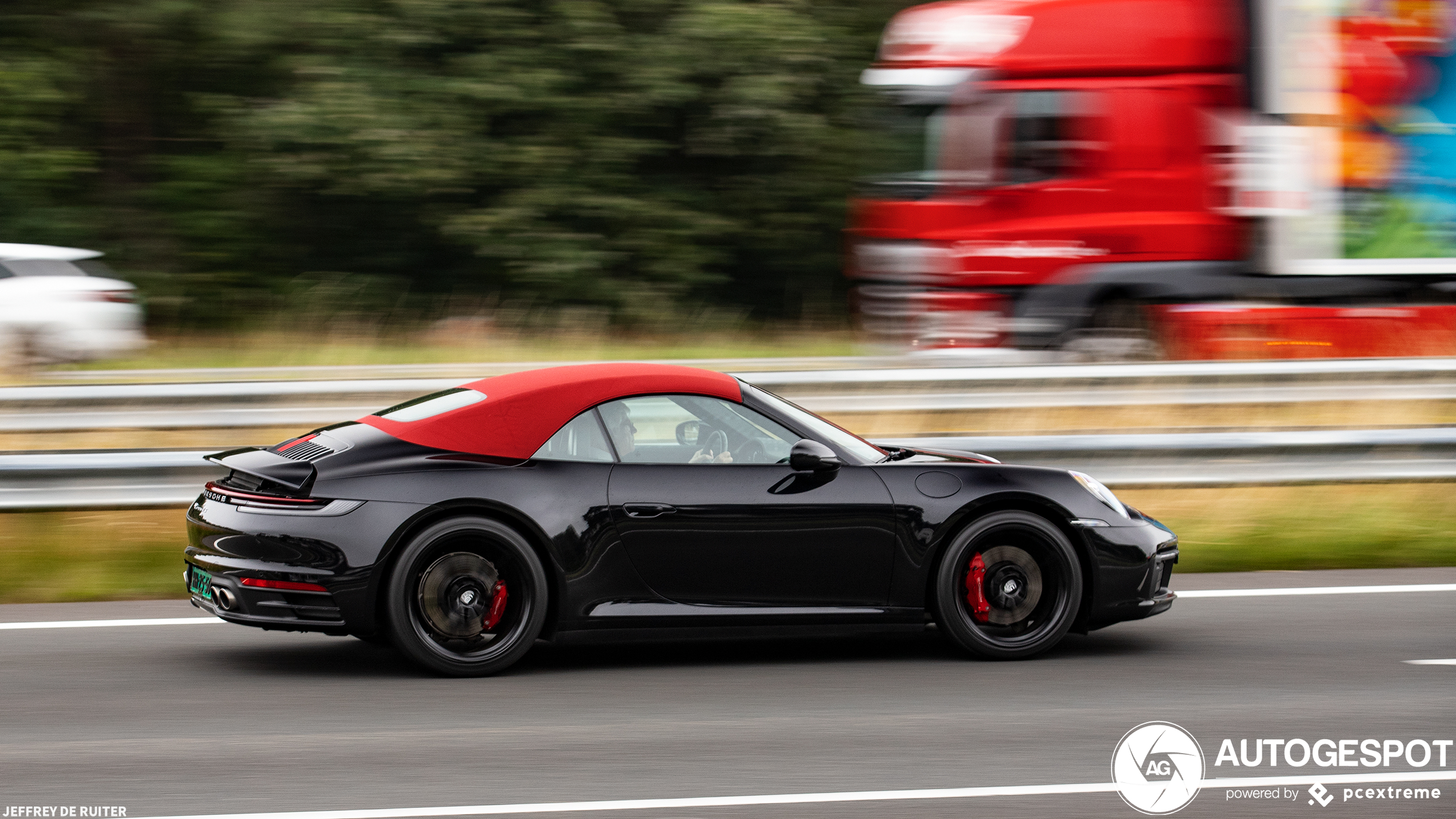 Porsche 992 Carrera 4S Cabriolet