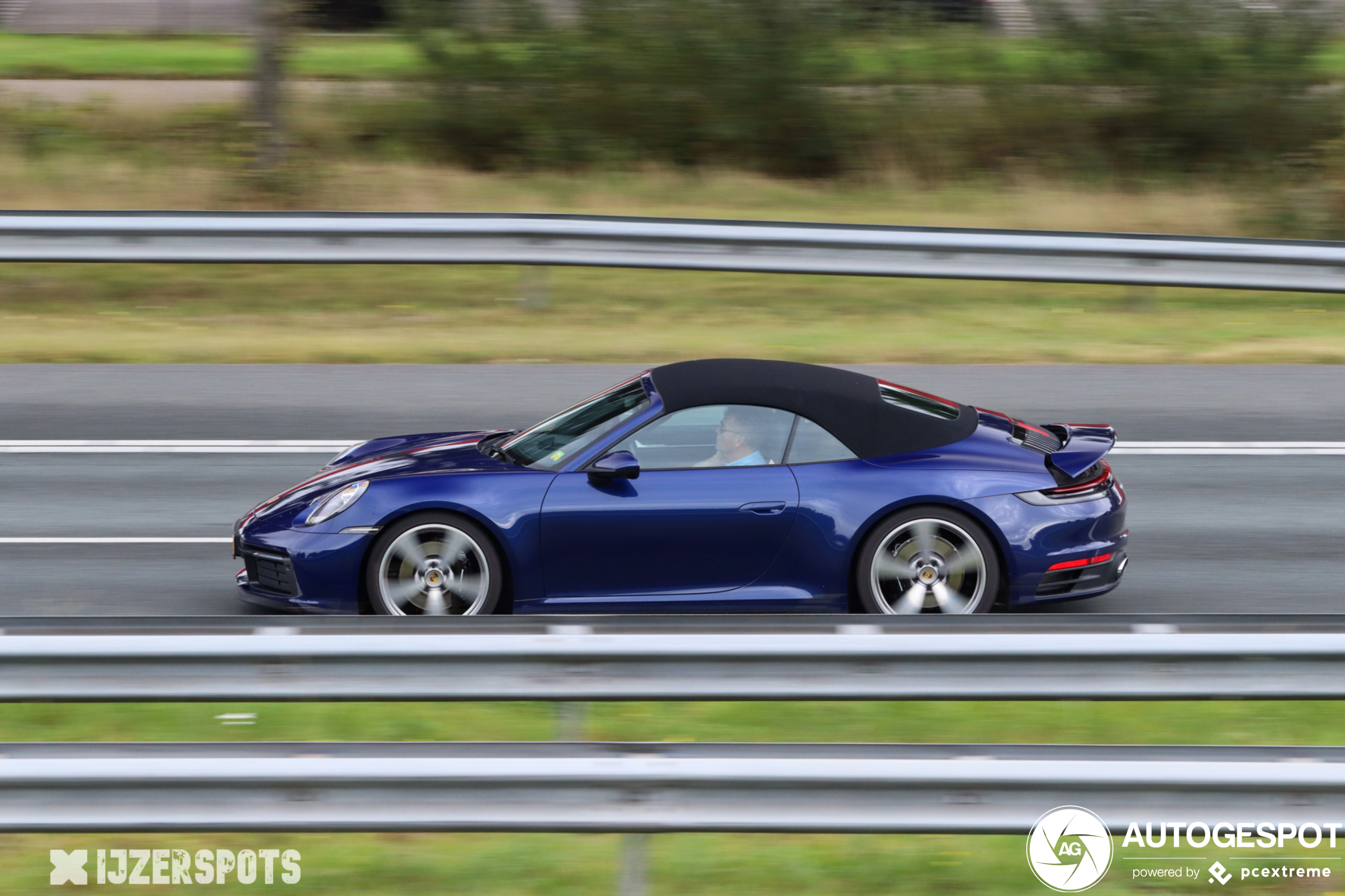 Porsche 992 Carrera 4S Cabriolet