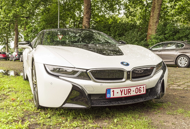 BMW i8 Roadster