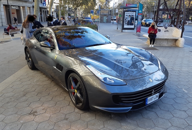 Ferrari GTC4Lusso T