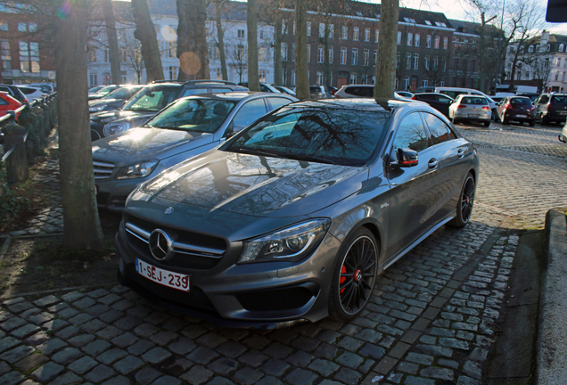 Mercedes-Benz CLA 45 AMG C117