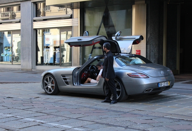 Mercedes-Benz SLS AMG