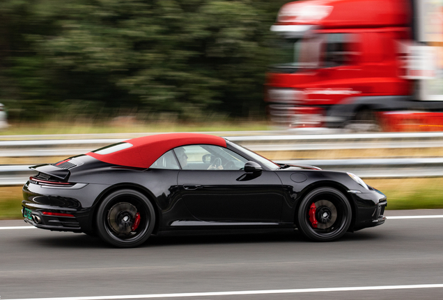 Porsche 992 Carrera 4S Cabriolet