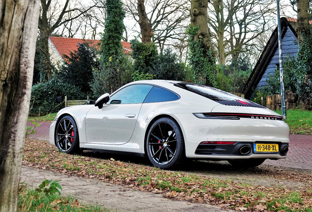 Porsche 992 Carrera 4S