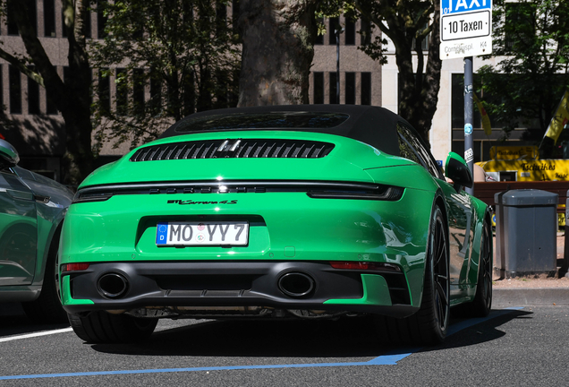 Porsche 992 Carrera 4S Cabriolet