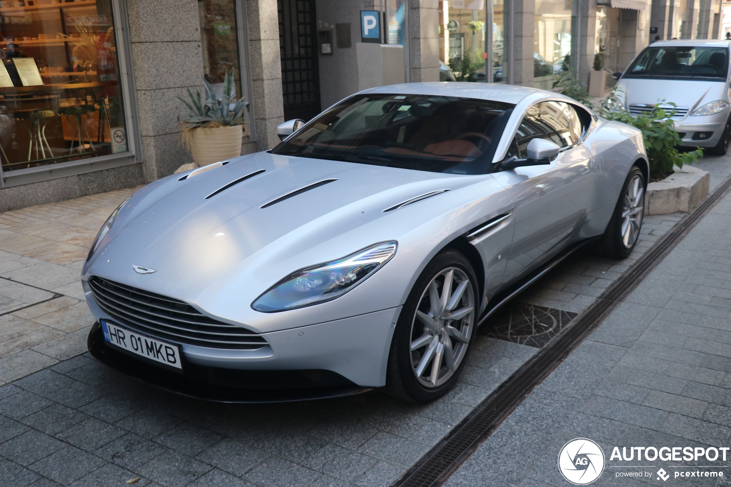 Aston Martin DB11