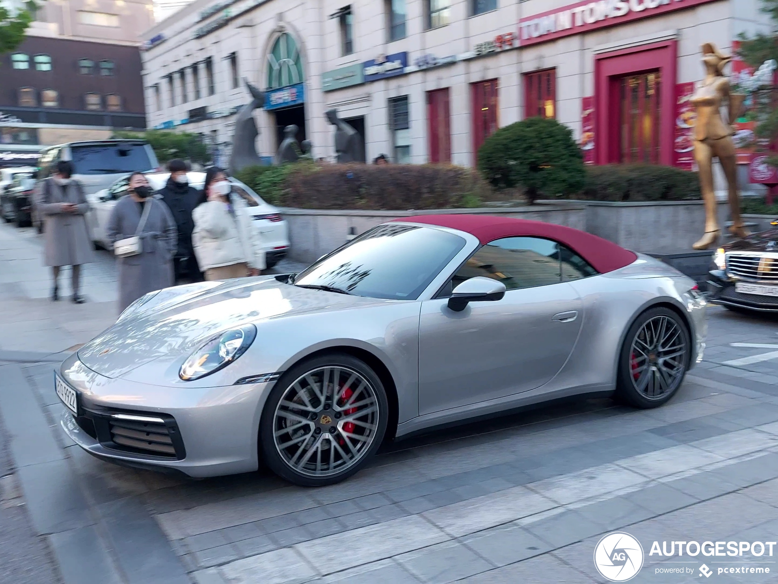 Porsche 992 Carrera 4S Cabriolet