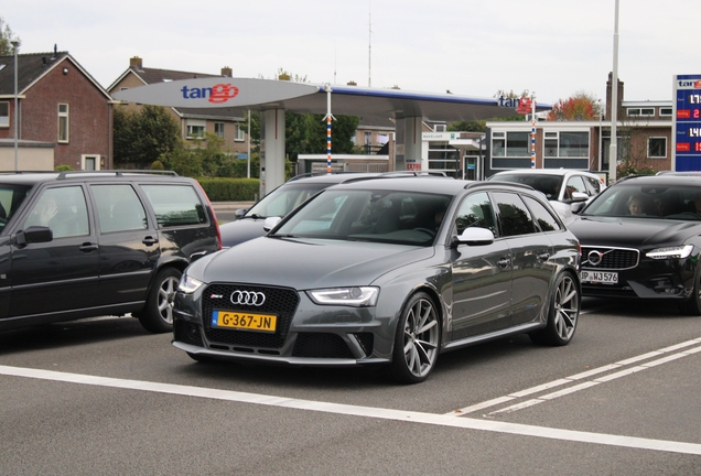 Audi RS4 Avant B8