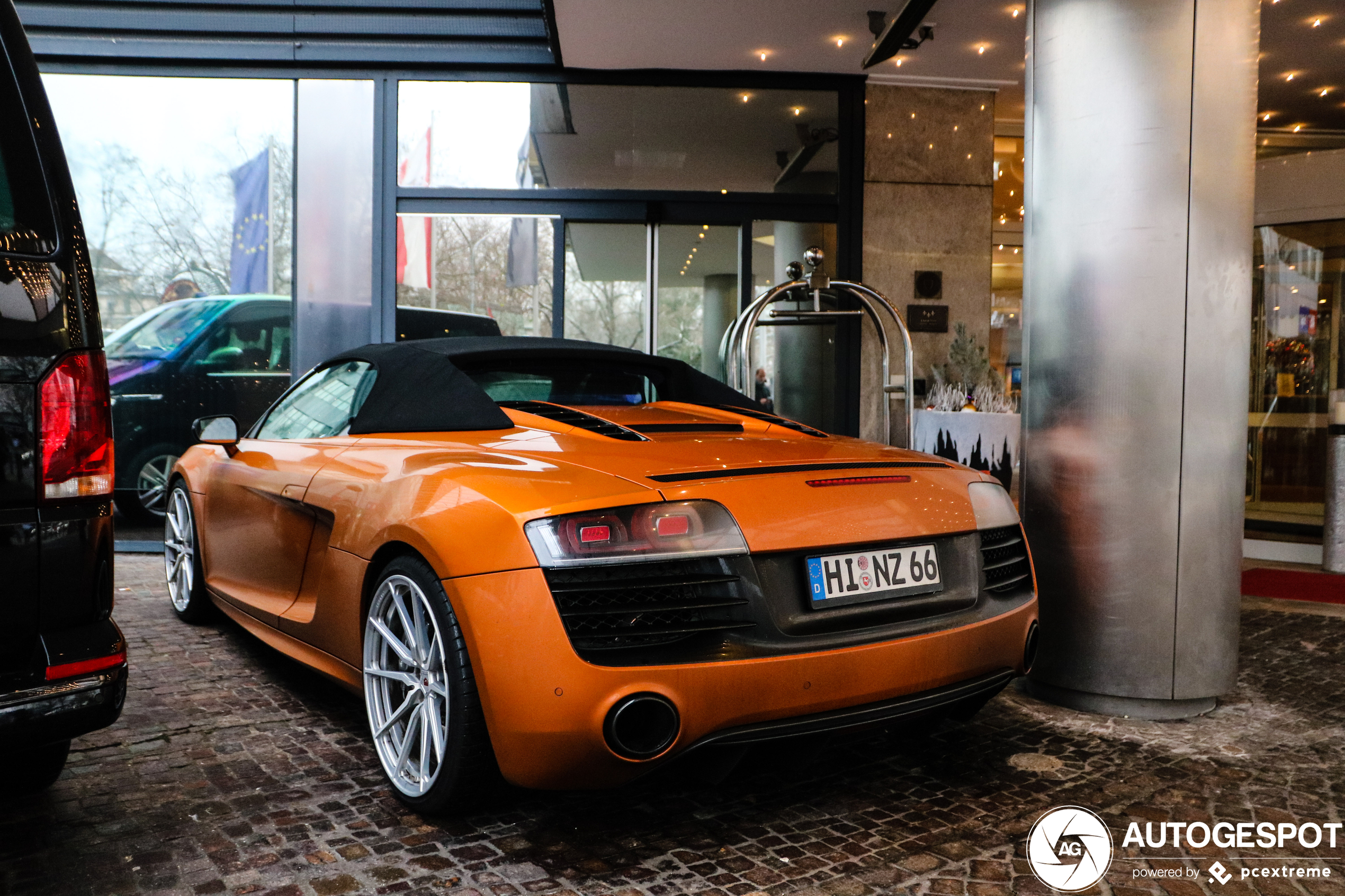 Audi R8 V10 Spyder 2013