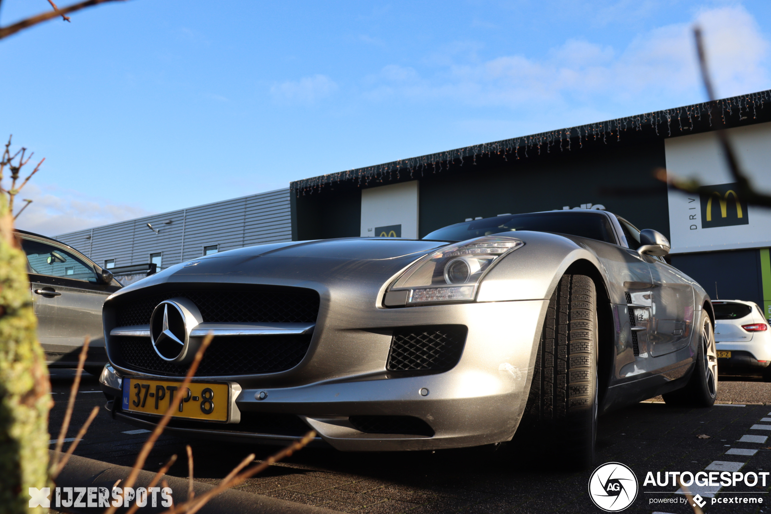 Mercedes-Benz SLS AMG