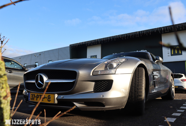 Mercedes-Benz SLS AMG