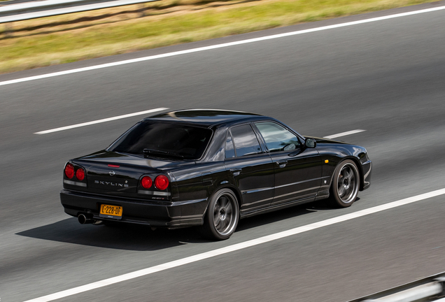 Nissan Skyline R34 Sedan