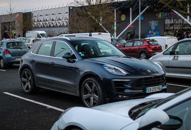 Porsche 95B Macan GTS