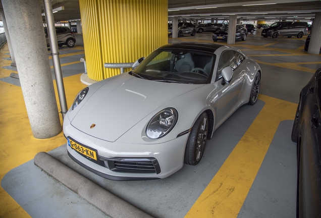 Porsche 992 Carrera 4S