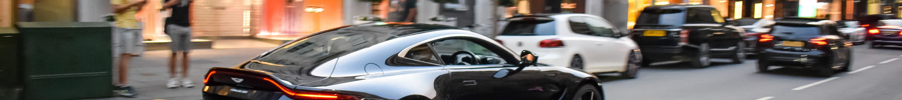 Aston Martin V8 Vantage 2018