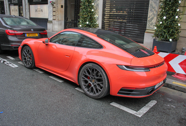 Porsche 992 Carrera 4S