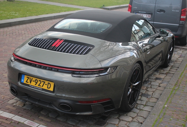 Porsche 992 Carrera 4S Cabriolet