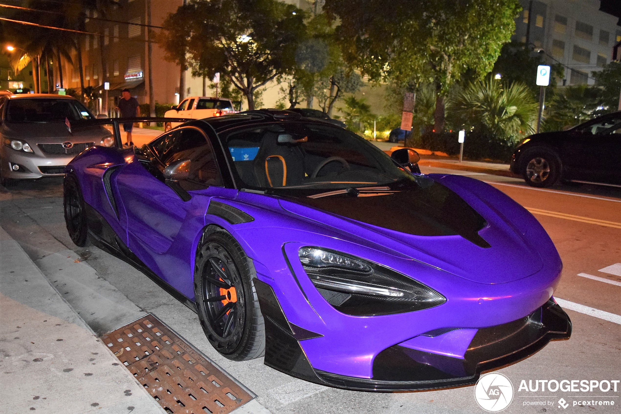 McLaren 720S door 1016 Industries is buitenaards