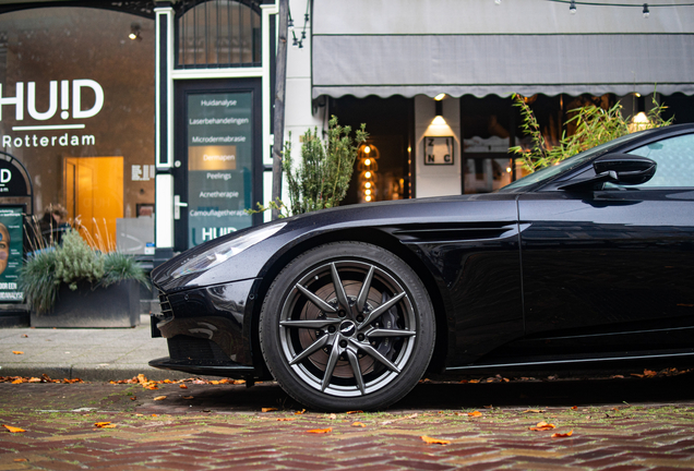 Aston Martin DB11